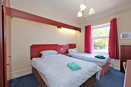 7 bedroom Detached house for sale in Brentwood Villa Guest House, 560 King St, Aberdeen, AB24