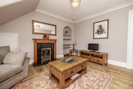 2 bedroom Flat to let in Westburn Road, Rosemount, Aberdeen, AB25