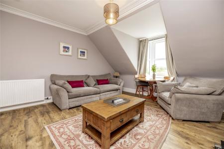 2 bedroom Flat to let in Westburn Road, Rosemount, Aberdeen, AB25