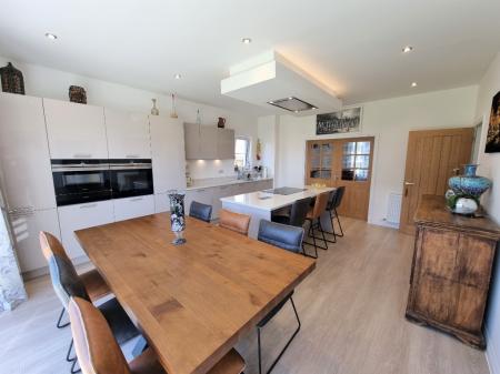 5 bedroom Semi-detached house to let in Gairnhill, Countesswells, Aberdeen, AB15