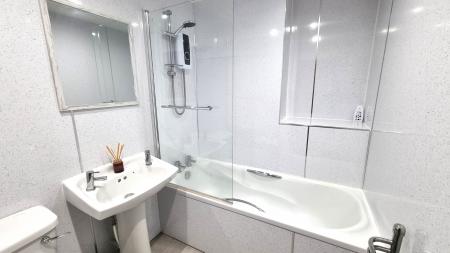 2 bedroom Flat to let in Rosemount Place, Rosemount, Aberdeen, AB25