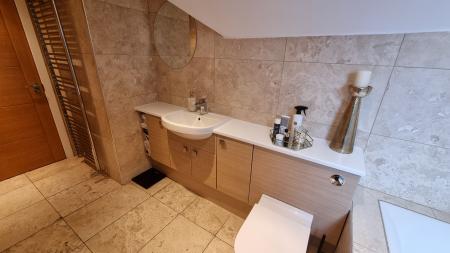 2 bedroom Flat to let in Union Street, The City Centre, Aberdeen, AB10