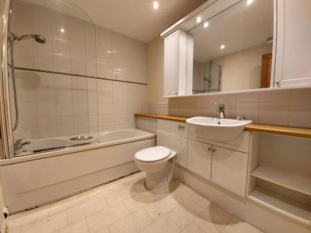 2 bedroom Flat to let in Queens Road, Rubislaw Mansions, Aberdeen, AB15