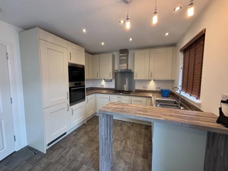 4 bedroom Detached house to let in Carron Den Avenue, Stonehaven, AB39