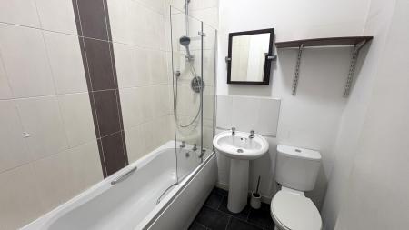 1 bedroom Flat to let in Wallfield Crescent, Rosemount, Aberdeen, AB25
