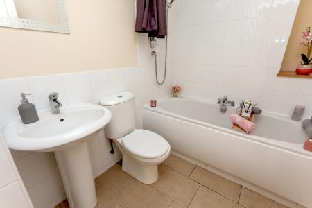 2 bedroom Flat to let in North Deeside Road, Peterculter, Aberdeen, AB14