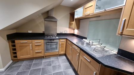 2 bedroom Flat to let in Great Western Road, Aberdeen, AB10