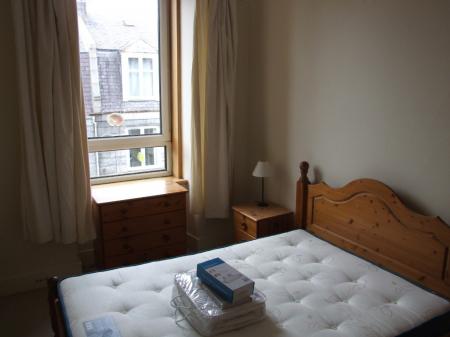 1 bedroom Flat to let in Wallfield Place, Rosemount, Aberdeen, AB25