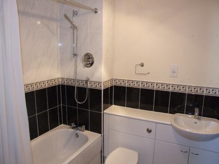 3 bedroom Flat to let in Grandholm Crescent, Grandholm, Aberdeen, AB22