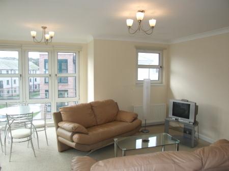 3 bedroom Flat to let in Grandholm Crescent, Grandholm, Aberdeen, AB22