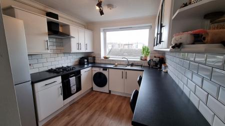 2 bedroom Flat to let in Gairn Road, Holburn, Aberdeen, AB10