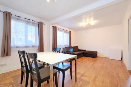 2 bedroom Terraced House to let in Altonrea Gardens, Dyce, Aberdeen, AB21