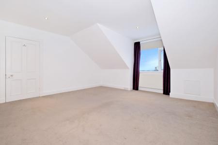 4 bedroom Flat for sale in Richmondhill Place, Aberdeen, AB15