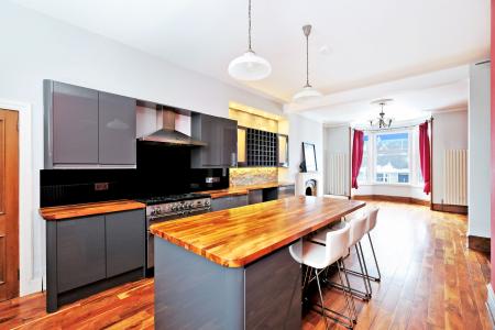 4 bedroom Flat for sale in Richmondhill Place, Aberdeen, AB15