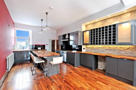 Richmondhill Place, Aberdeen, AB15