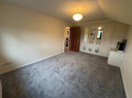 3 bedroom Detached house to let in Park Crescent, Oldmeldrum, AB51