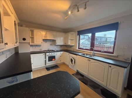 3 bedroom Detached house to let in Park Crescent, Oldmeldrum, AB51