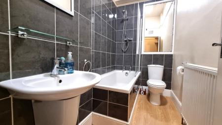 1 bedroom Flat to let in Albury Road, Ferryhill, Aberdeen, AB11