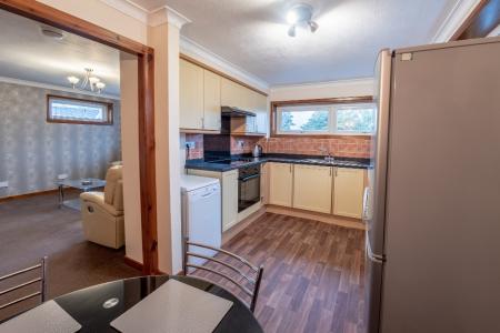 1 bedroom Flat to let in Western Road, Woodside, Aberdeen, AB24