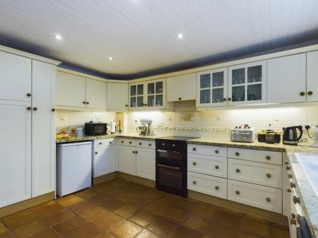 5 bedroom Bungalow for sale in Nickley Wood Road, , Shadoxhurst, TN26 1LZ