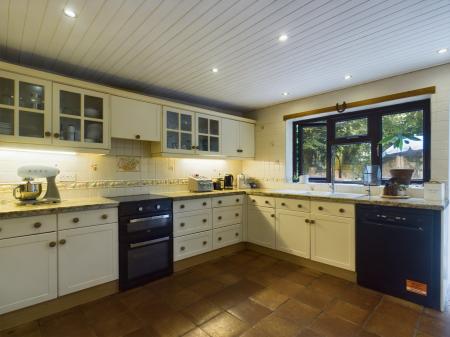 5 bedroom Bungalow for sale in Nickley Wood Road, , Shadoxhurst, TN26 1LZ