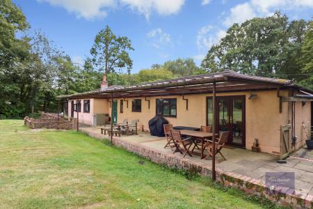 5 bedroom Bungalow for sale in Nickley Wood Road, , Shadoxhurst, TN26 1LZ