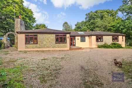 5 bedroom Bungalow for sale in Nickley Wood Road, , Shadoxhurst, TN26 1LZ