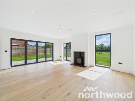 5 bedroom Detached house for sale in Meadow Farm, Great Chart, Ashford, TN23 3UW