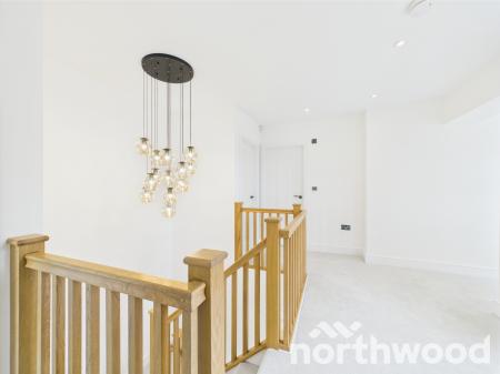 5 bedroom Detached house for sale in Meadow Farm, Great Chart, Ashford, TN23 3UW