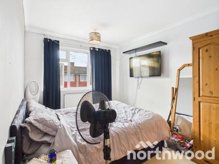 3 bedroom Semi-detached house for sale in Ashborne Close, Kennington, Ashford, TN24