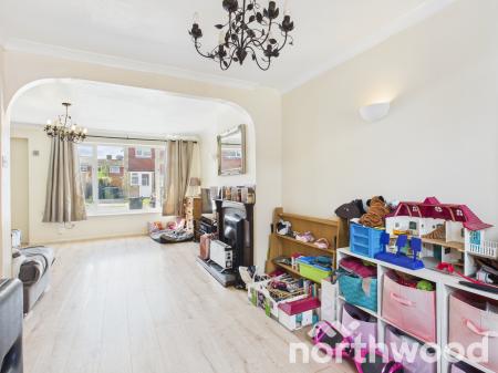 3 bedroom Semi-detached house for sale in Ashborne Close, Kennington, Ashford, TN24