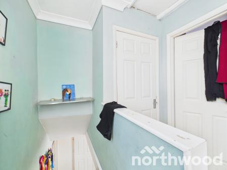 3 bedroom Semi-detached house for sale in Ashborne Close, Kennington, Ashford, TN24