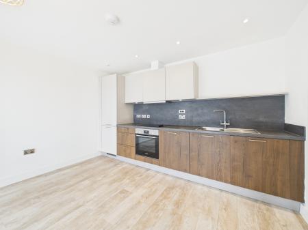 2 bedroom Apartment for sale in George Street, Victoria Point, Ashford, TN23