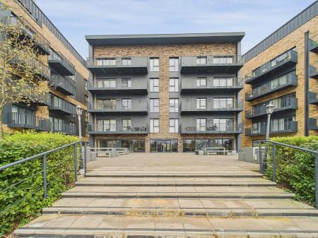 2 bedroom Apartment for sale in George Street, Victoria Point, Ashford, TN23