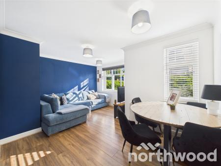 2 bedroom Apartment for sale in Gravelly Field, Singleton, Ashford, TN23