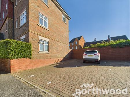 2 bedroom Apartment for sale in Gravelly Field, Singleton, Ashford, TN23