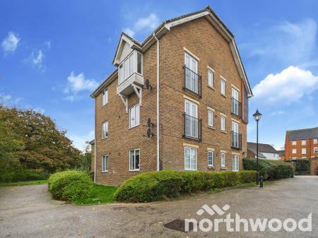 2 bedroom Apartment for sale in Griffin Close, Singleton, Ashford, TN23