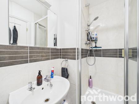 2 bedroom Apartment for sale in Hedgers Way, Chartfields, Ashford, TN23