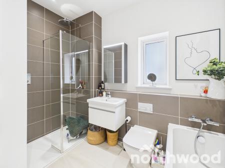 3 bedroom Detached house for sale in Highwood Drive, Chilmington Lakes, Ashford, TN23