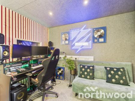 3 bedroom Detached house for sale in Highwood Drive, Chilmington Lakes, Ashford, TN23