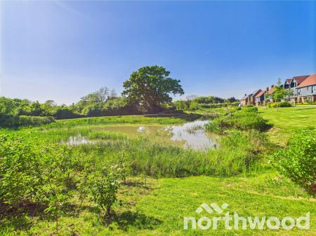 2 bedroom Apartment for sale in Highwood Drive, Chilmington Lakes, Ashford, TN23