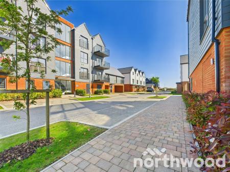 2 bedroom Apartment for sale in Highwood Drive, Chilmington Lakes, Ashford, TN23