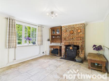 5 bedroom Semi-detached house for sale in Hurst Lane, Ashford, Ashford, TN27