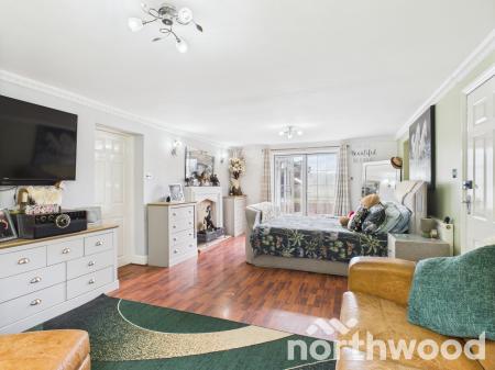 5 bedroom Semi-detached house for sale in Hurst Lane, Ashford, Ashford, TN27