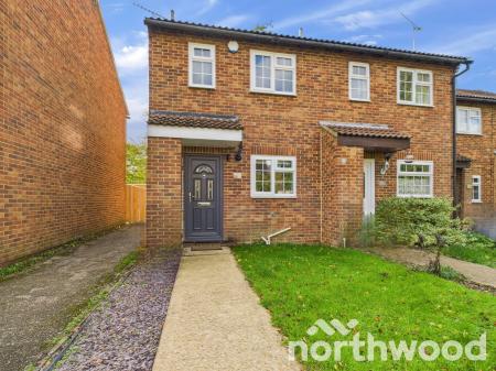 2 bedroom End of terrace house for sale in Manorfield, Singleton, Ashford, TN23