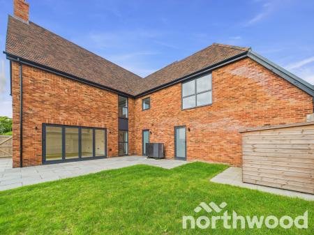 5 bedroom Detached house for sale in Meadow Farm, Great Chart, Ashford, TN23