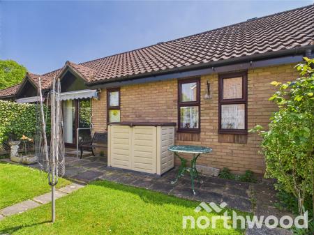 2 bedroom Terraced bungalow for sale in Meridian Court, Singleton, Ashford, TN23
