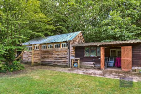 5 bedroom Bungalow for sale in Nickley Wood Road, Shadoxhurst, TN26