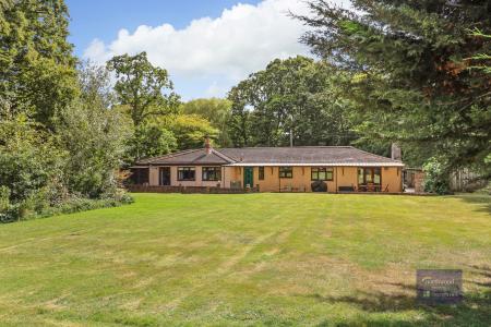 5 bedroom Bungalow for sale in Nickley Wood Road, Shadoxhurst, TN26