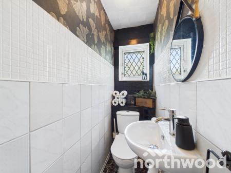 3 bedroom End of terrace house for sale in Oak Tree Road, Ashford, Ashford, TN23